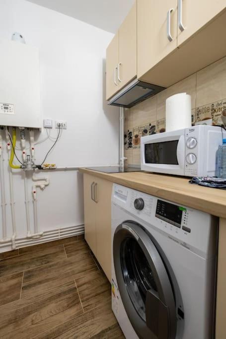 Luxury Radox Apartment Park 1 Bz Buzau Bagian luar foto