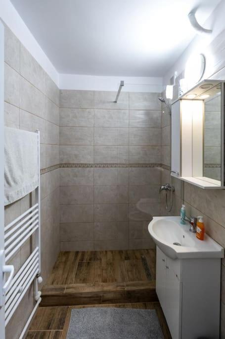 Luxury Radox Apartment Park 1 Bz Buzau Bagian luar foto