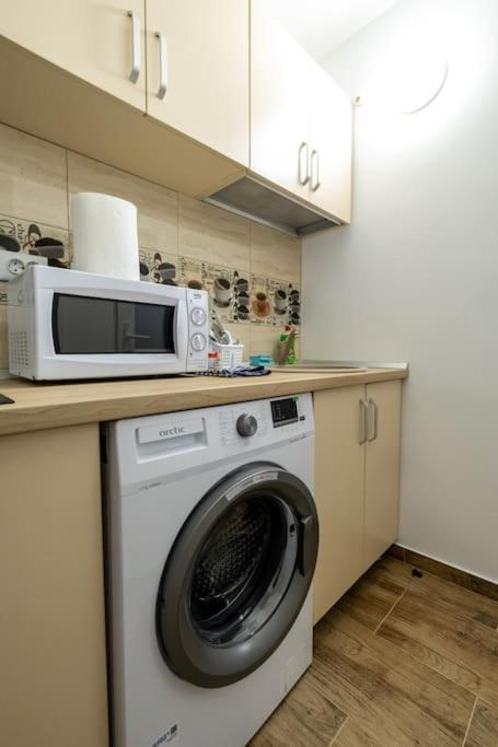 Luxury Radox Apartment Park 1 Bz Buzau Bagian luar foto